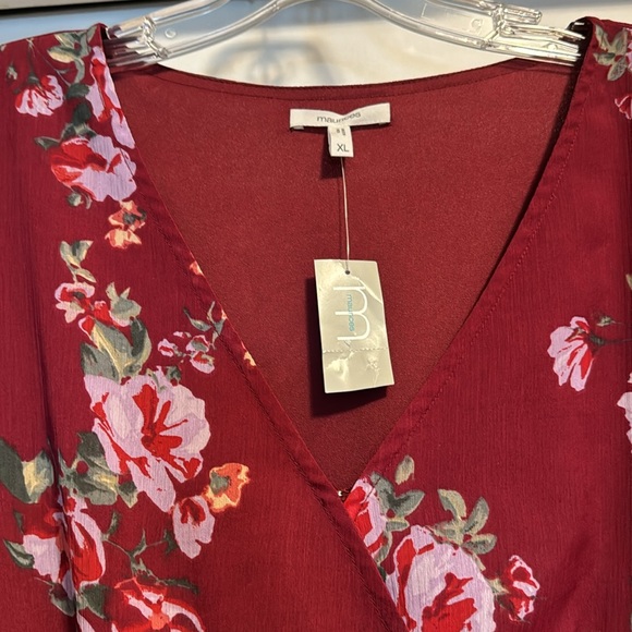 Maurice's size women's XL red floral blouse, gathered at the waste NWT - Picture 3 of 6